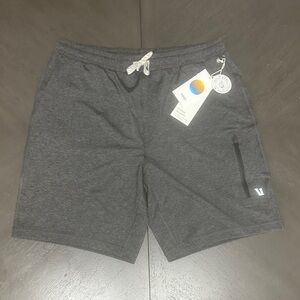 Vuori Sunday Performance Shorts 8.5” Large Charcoal Heather